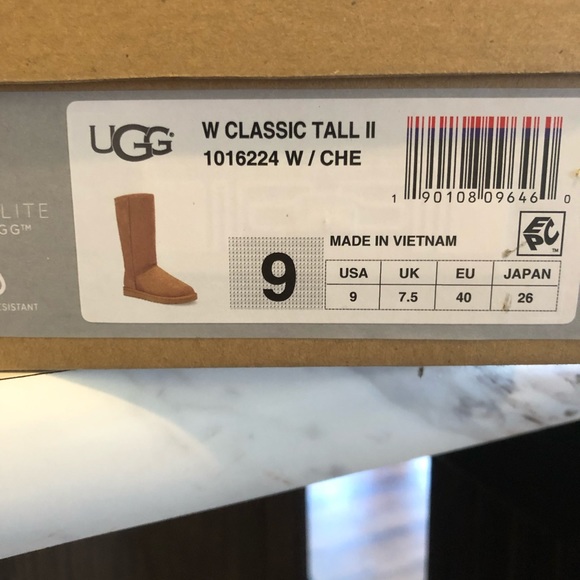 Ugg tall boots - Picture 7 of 7
